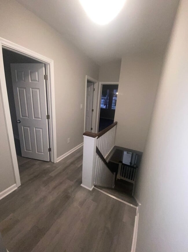 Building Photo - Remodeled Home - Oak Lane