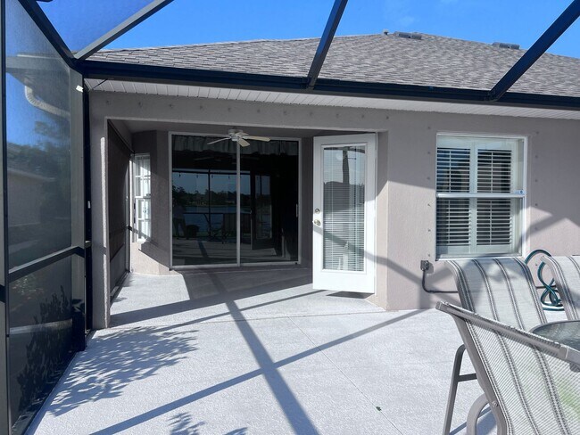 Building Photo - Sable Trace 3BR/2BT Lakefront Villa