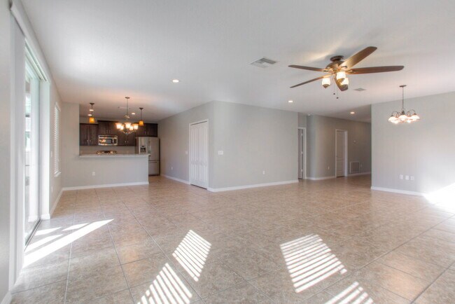 Building Photo - 6794 Glenbrook Dr