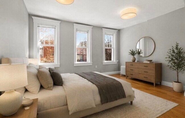 Building Photo - 29 Milton Ave