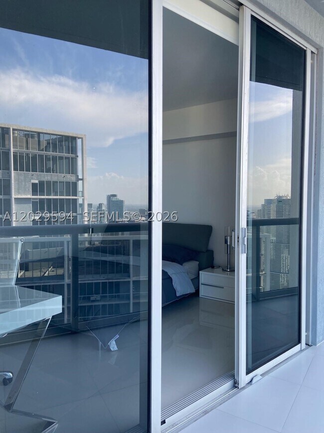 Building Photo - 495 Brickell Ave