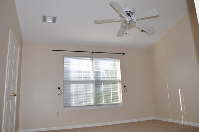 Building Photo - 13130 Kidwell Field Rd