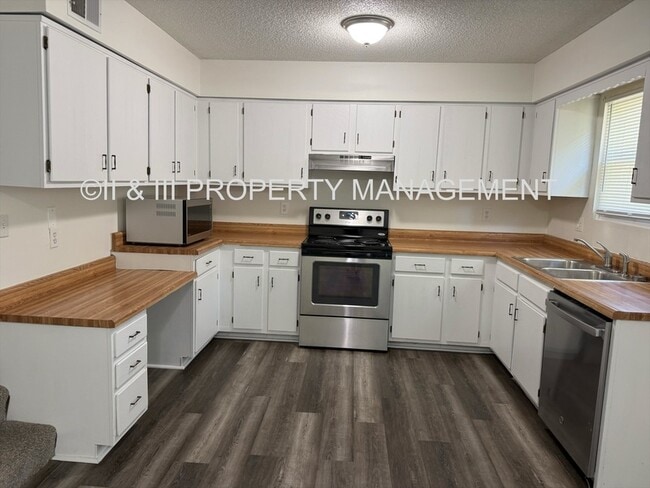 Building Photo - 9219 Central St