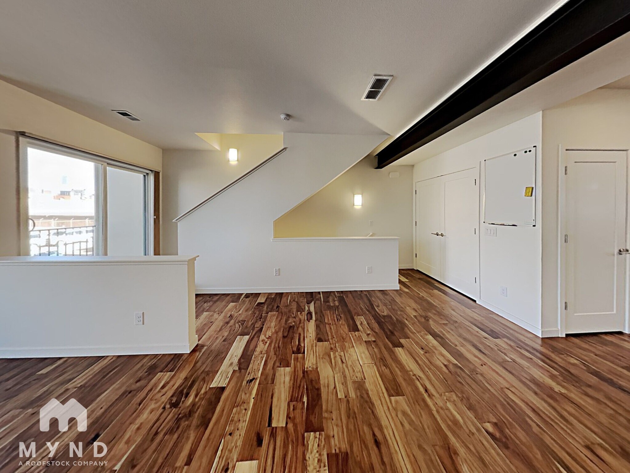 Building Photo - 990 W 9th Ave