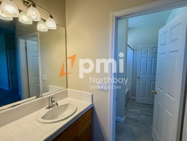 Building Photo - 869 Emerald Hills Cir