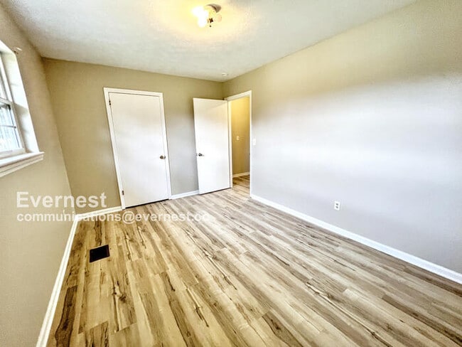 Building Photo - 63 Clara Dr