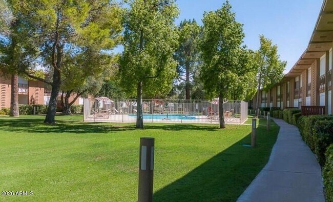 Building Photo - 6125 E Indian School Rd