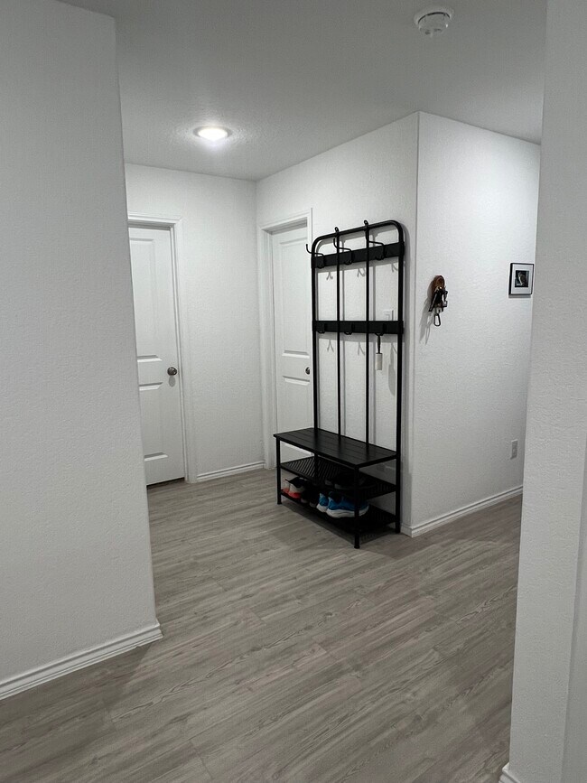 Building Photo - 7211 Green Sapphire