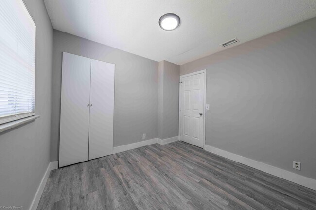 Building Photo - 510 SW 13th Pl