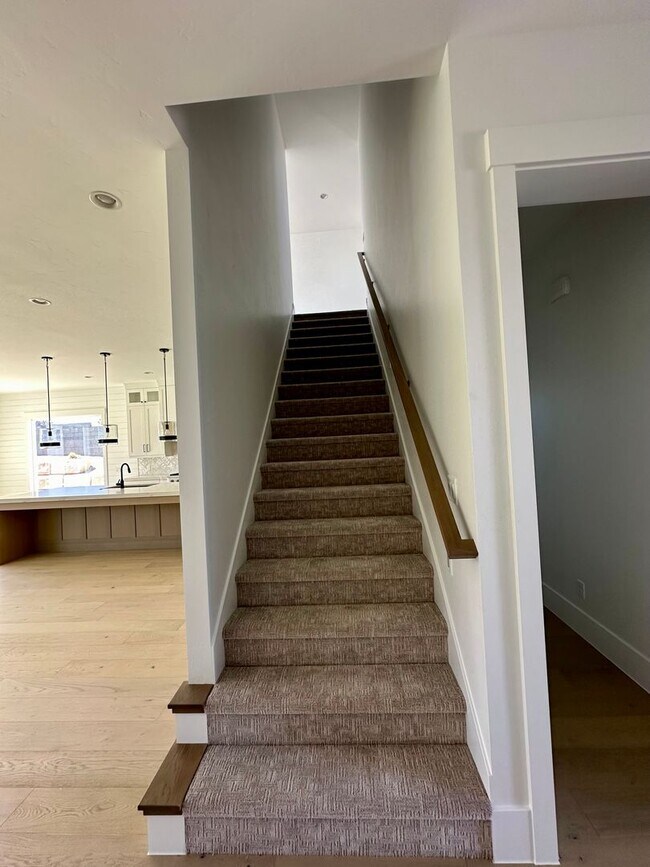 Building Photo - Stunning 5 Bedroom Home with Premium Upgrades Throughout
