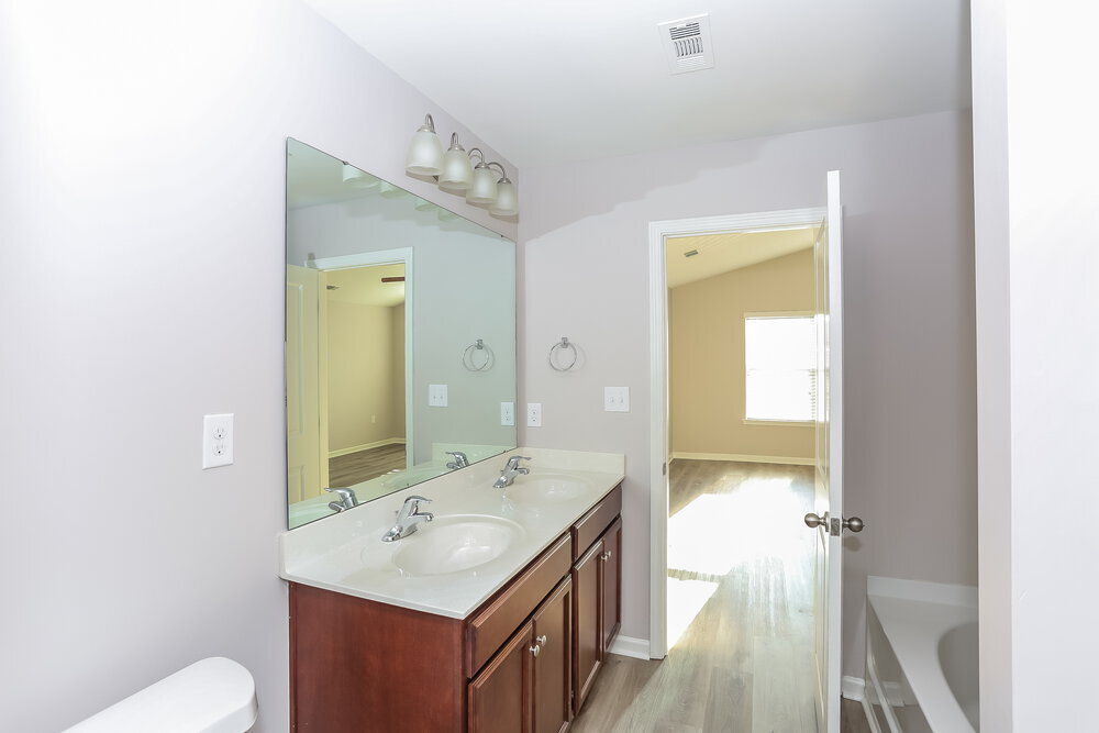 Building Photo - 1231 Farm Branch Dr SW