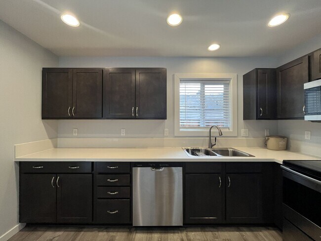 Building Photo - Modern Kerns 2BD ADU - Walk to Portland's Best Dining, Coffee and Nightlife