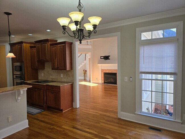 Building Photo - 3653 Pleasants Ridge Dr