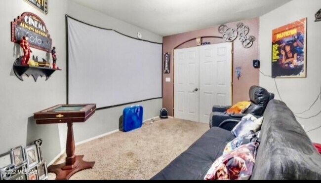 Building Photo - A cozy house with 3 beds and 2 bath in Coy...