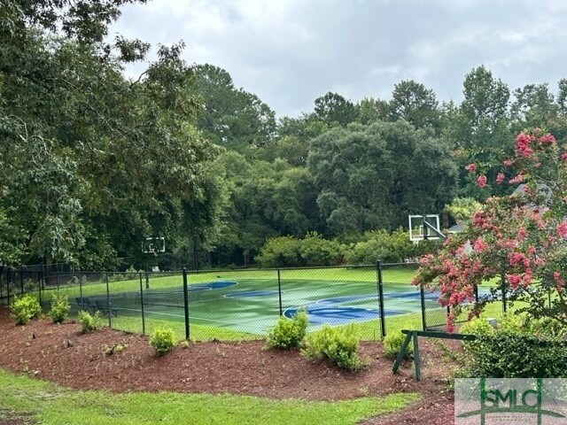 Building Photo - 550 Laurenburg Dr