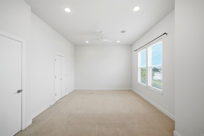 Building Photo - 3131 Leeland St