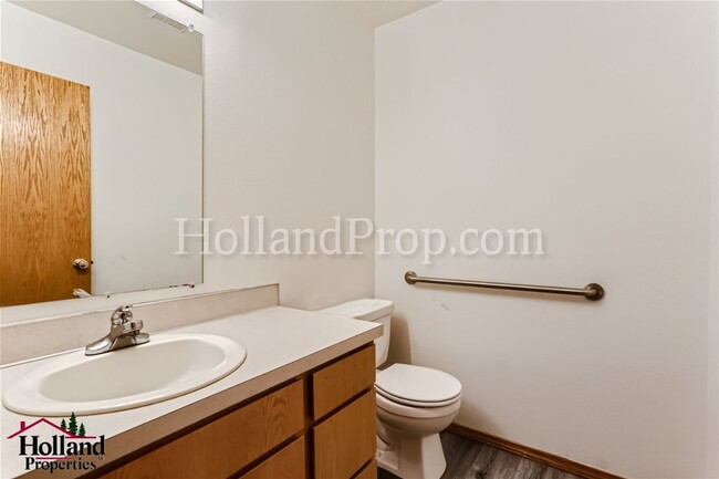 Building Photo - 3143-3145 NE 13th Pl