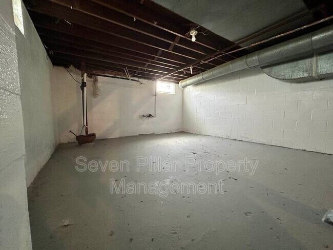 Building Photo - 339 S Napoleon Ave