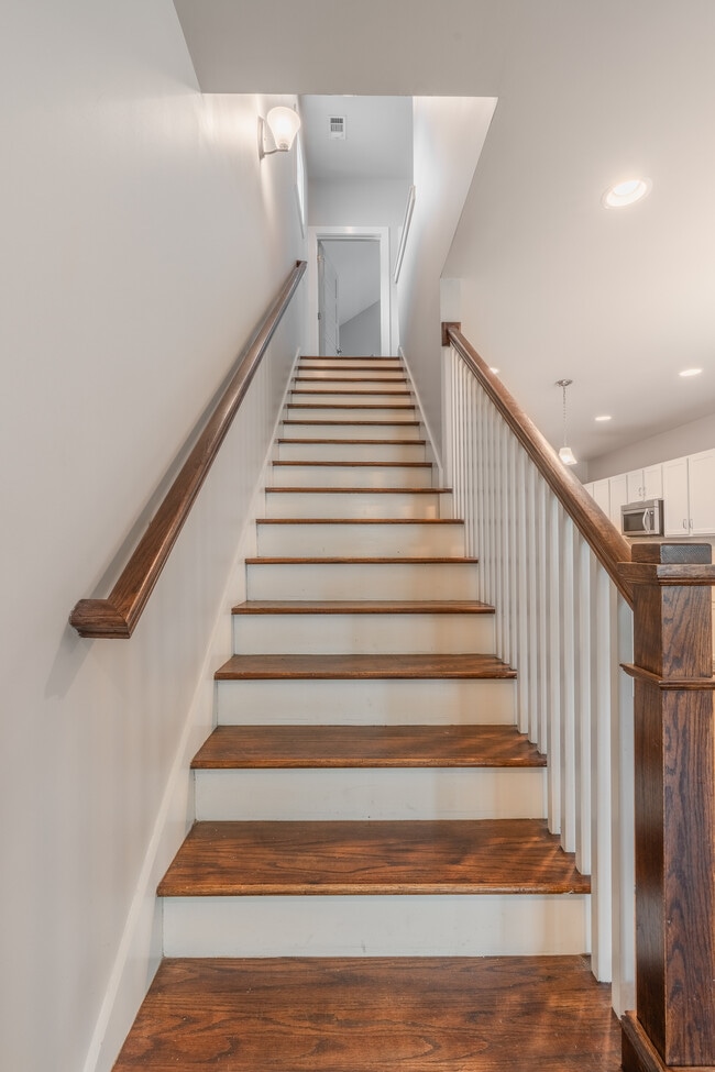 Building Photo - 517B Southgate Ave