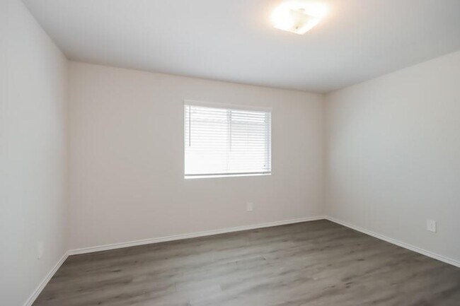 Building Photo - 406 Brushback Dr