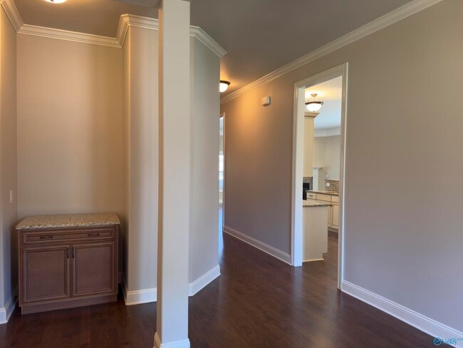 Building Photo - 2444 Bell Manor Dr SW