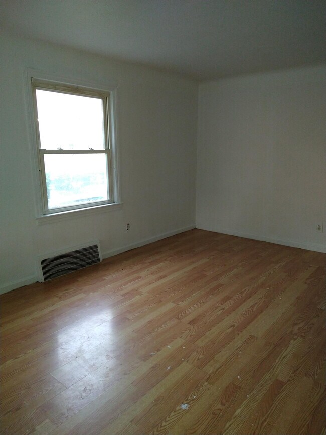 Building Photo - 4461 W 149th St