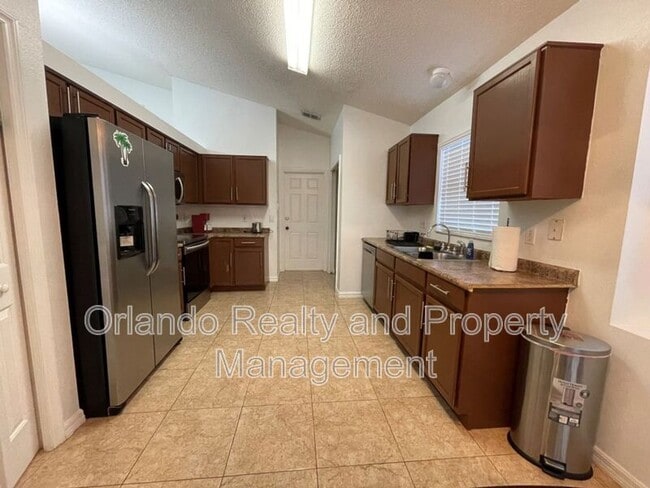 Building Photo - 5721 Rywood Dr