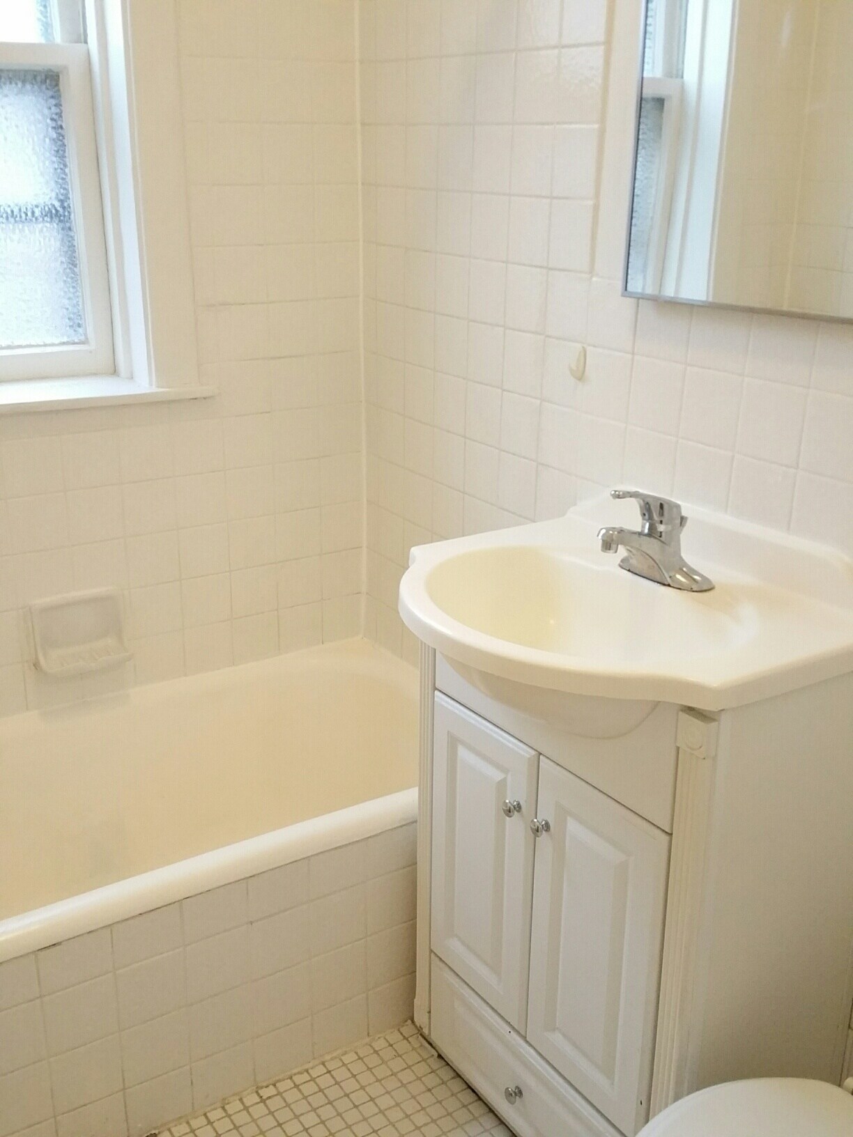 Building Photo - 708 Seward St