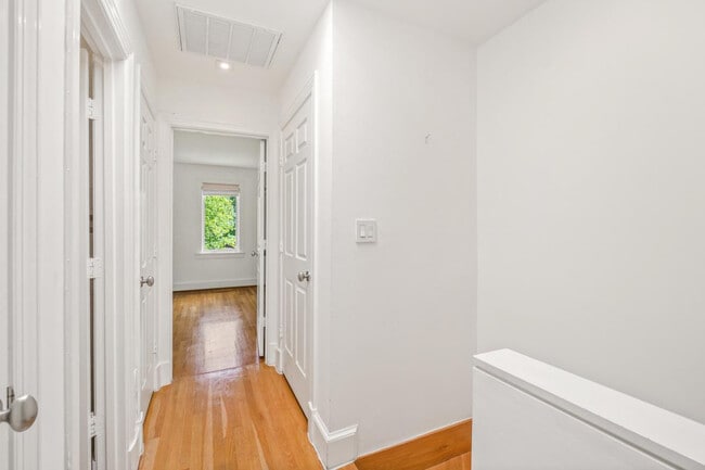 Building Photo - 3927 Georgetown Ct NW