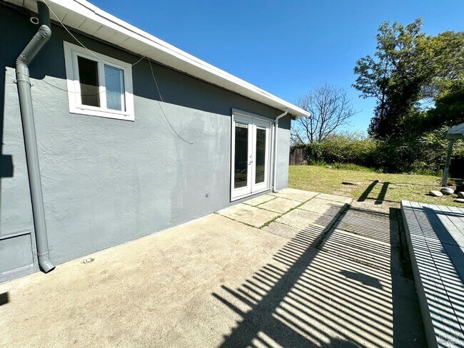 Building Photo - 1111 Marionola Way