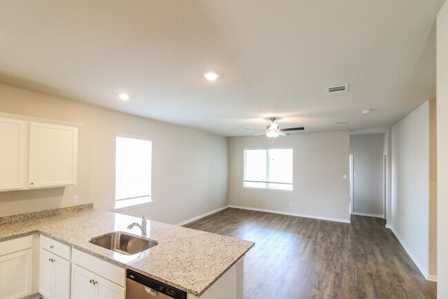 Building Photo - 7602 Tipton Meadow Way