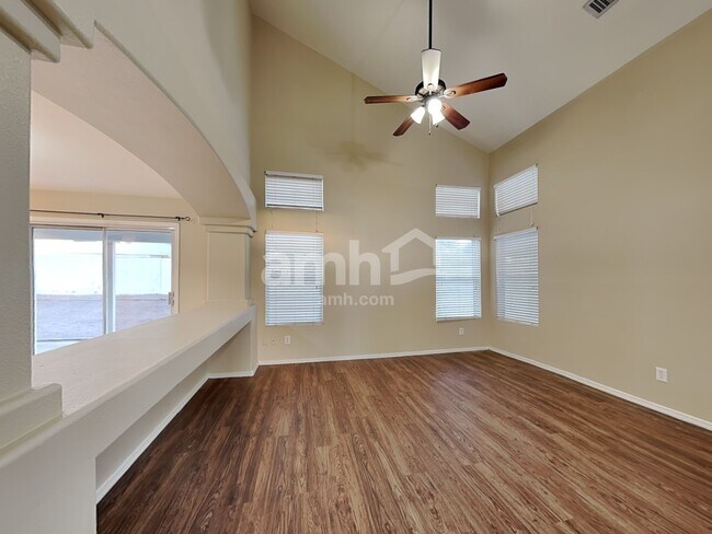 Building Photo - 293 N Slate St