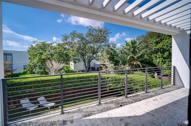 Building Photo - 8660 Arboretum Ln