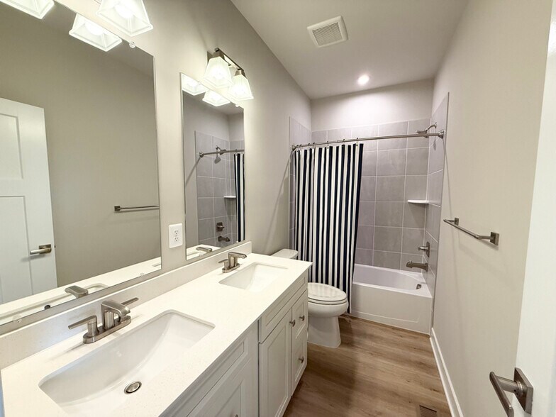 Building Photo - 7840 Blackbriar Wy