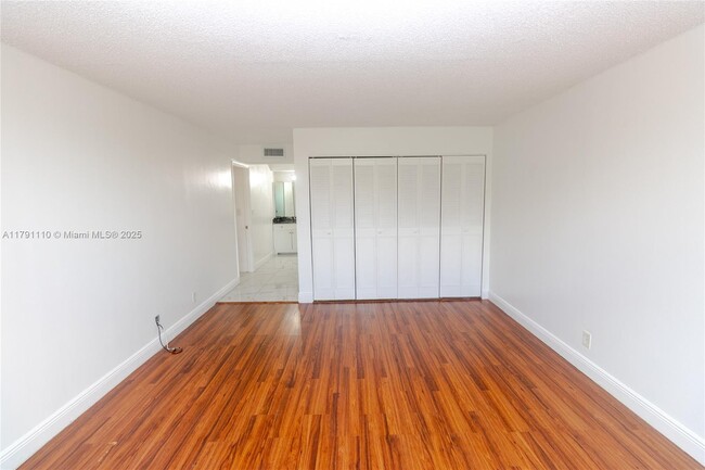 Building Photo - 3100 N Pine Island Rd