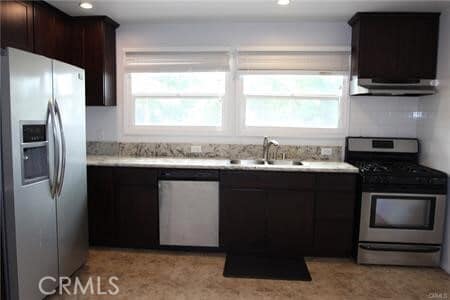 Building Photo - 145 N Lincoln Ave