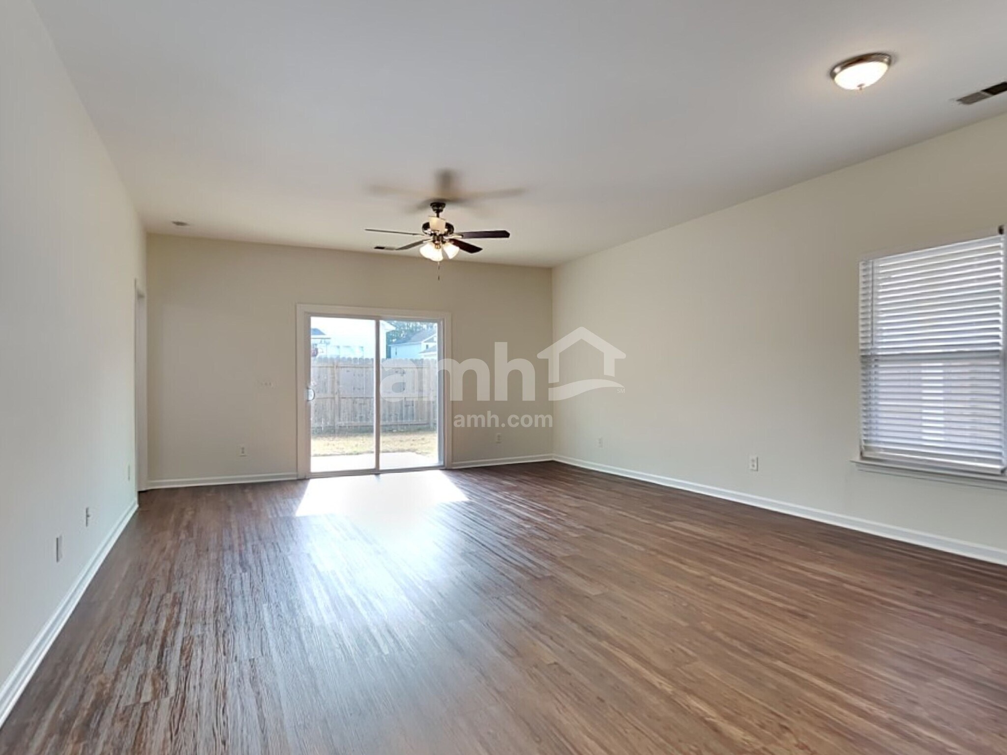 Building Photo - 110 Deerpath Trail