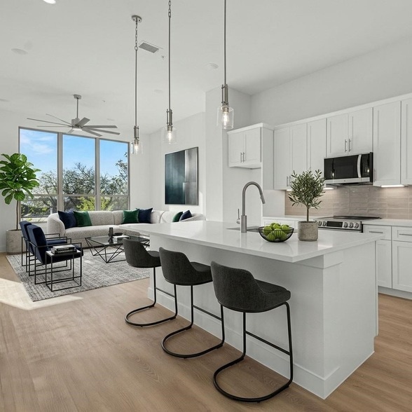 Building Photo - 13351 Goodland St