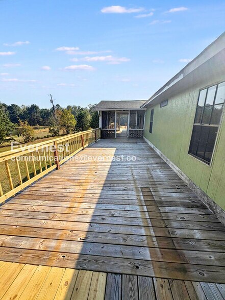 Building Photo - 141 Gordon Dr