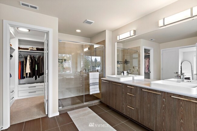 Building Photo - Designer 4-Bedroom Home with Covered Outdoor Living in Lake Stevens