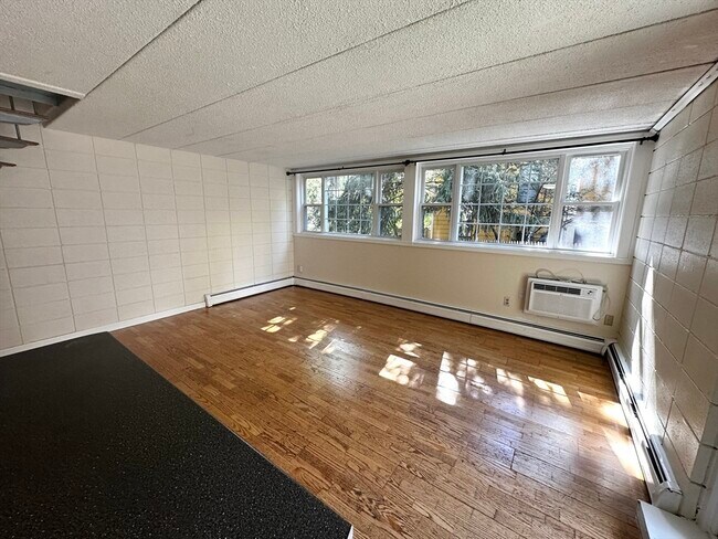 Building Photo - 26 Inman St