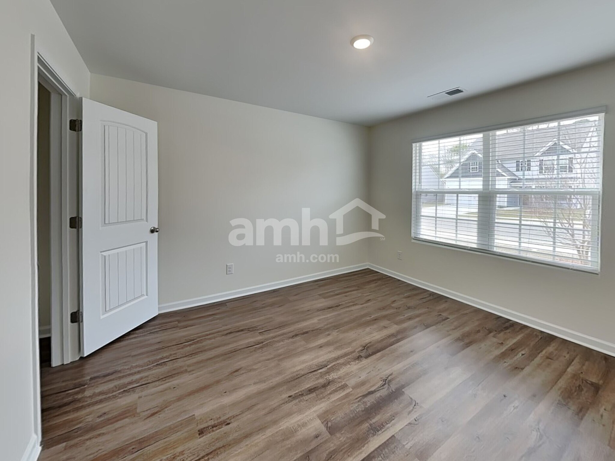 Building Photo - 1370 John Swann St