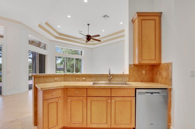 Building Photo - 9400 Briarcliff Trace
