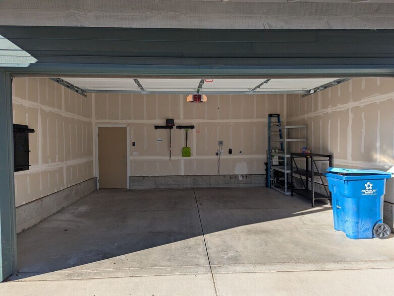 Building Photo - 1388 Snowberry Ln