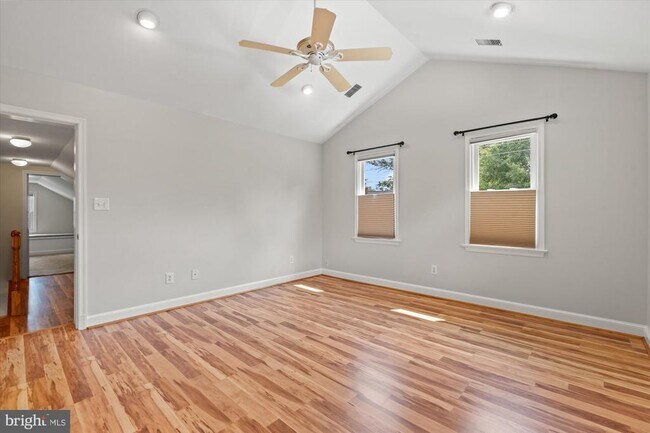 Building Photo - 16 E Braddock Rd