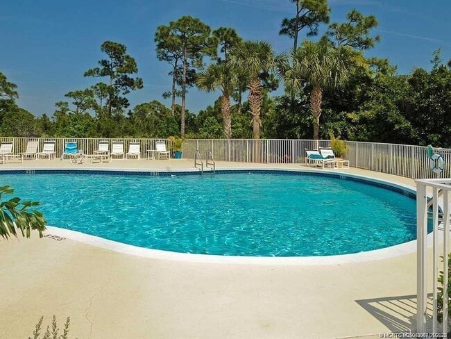 Building Photo - 4574 NW Red Maple Dr