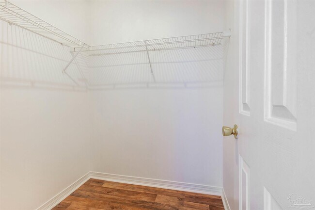 Building Photo - 873 Brande Ct