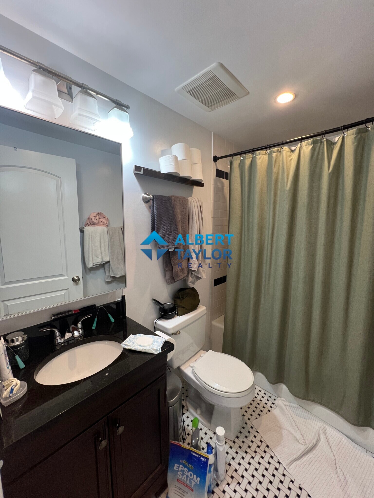 Building Photo - 117 Beacon St