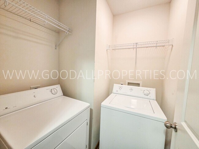 Building Photo - Bright & Spacious Waukee Townhome Near Dining, Shopping & Entertainment and attached 2-car garage