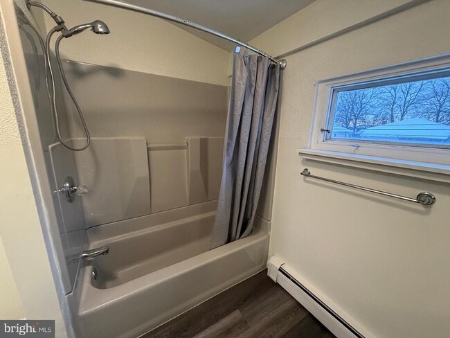 Building Photo - 1552 Delaware Ave